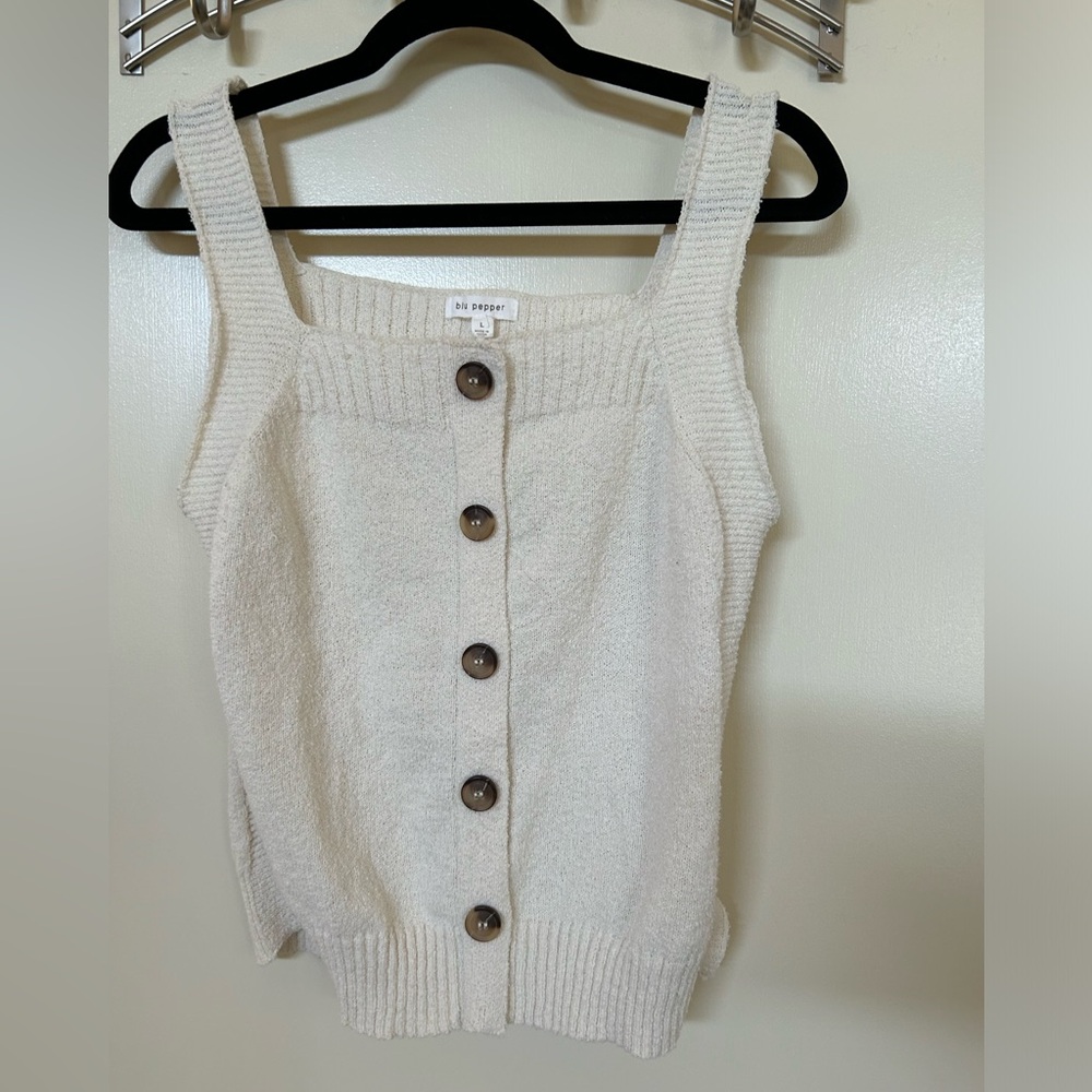 Blu Pepper Cream Sweater Tank Size Large